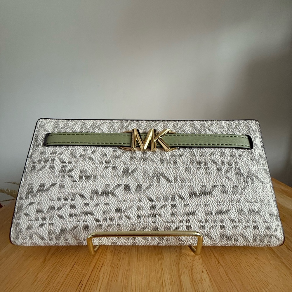 NWT Michael kors reed wallet